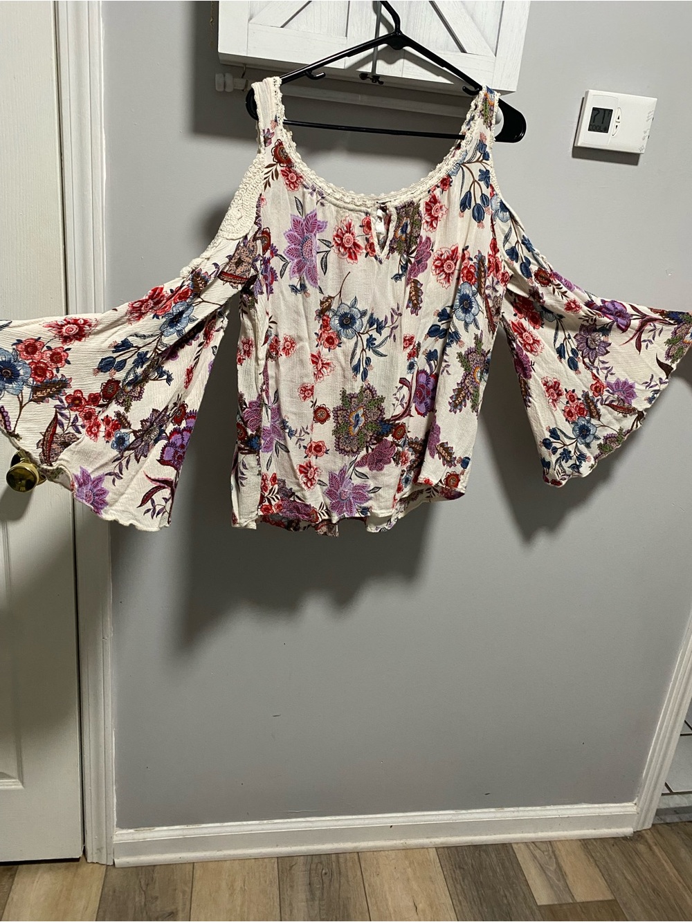 Bila Boho Crochet Cold Shoulder Bell Sleeve Floral Paisley Gauze Blouse L